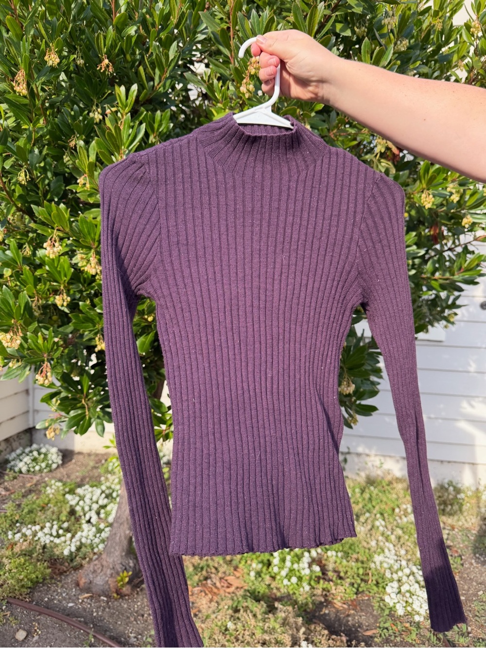 Slim Ribbed Mock Neck Long-Sleeve Top in Plum